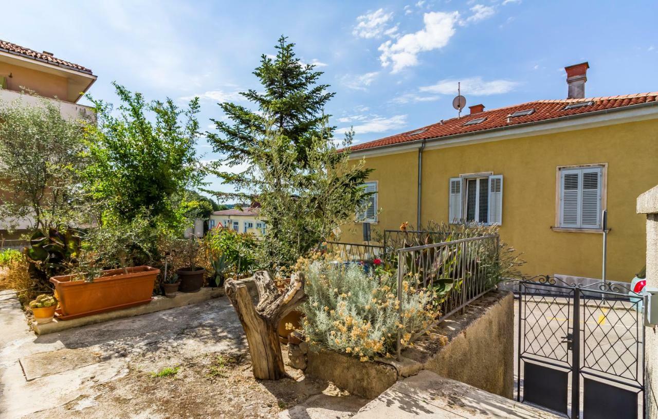 Pula Apartment Exterior photo