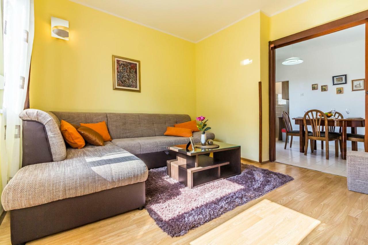 Pula Apartment Exterior photo