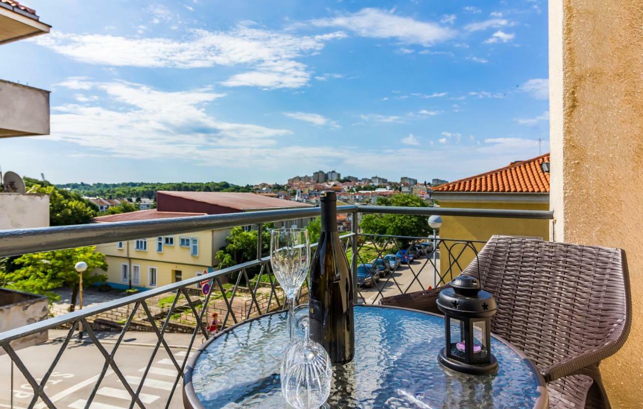 Pula Apartment Exterior photo